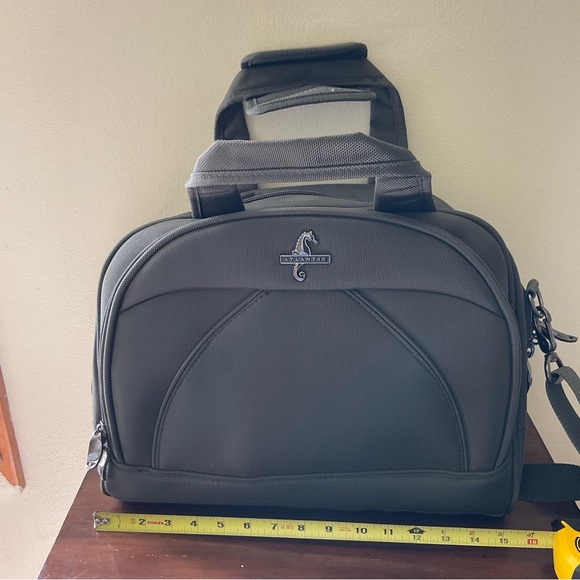 Atlantic Luggage Carry-on Travel Bag in Olive Green. - Picture 14 of 16